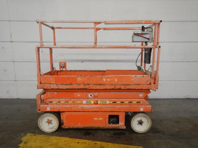 صورة ل SCISSOR LIFT 2012 سكايجاك SJ3220