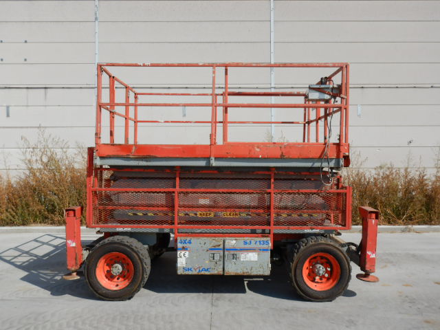 صورة ل SCISSOR LIFTS 2008 سكايجاك SJ7135