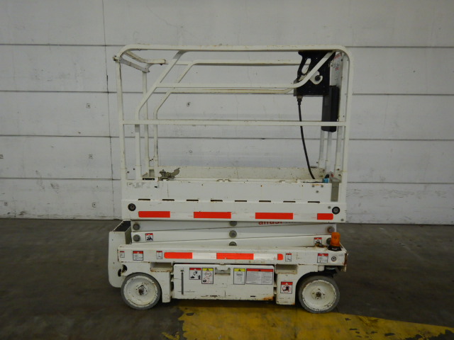 صورة ل SCISSOR LIFT 2014 هولوت OPTIMUM 8