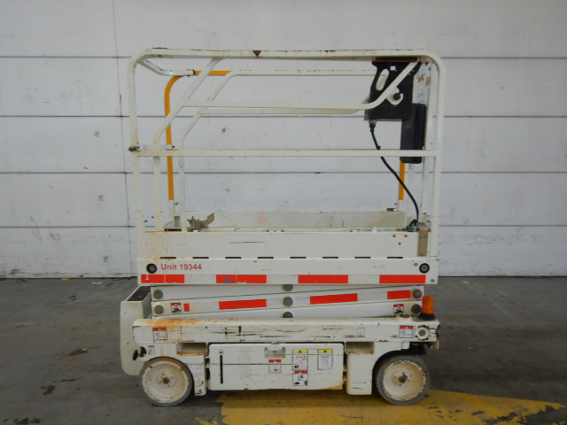 صورة ل SCISSOR LIFT 2014 هولوت OPTIMUM 8