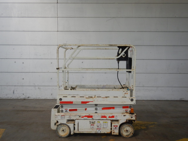 صورة ل SCISSOR LIFT 2014 هولوت OPTIMUM 8