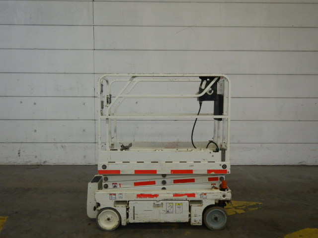 صورة ل SCISSOR LIFT 2015 هولوت OPTIMUM 8