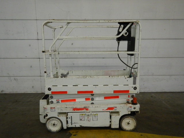 صورة ل SCISSOR LIFT 2014 هولوت OPTIMUM 8