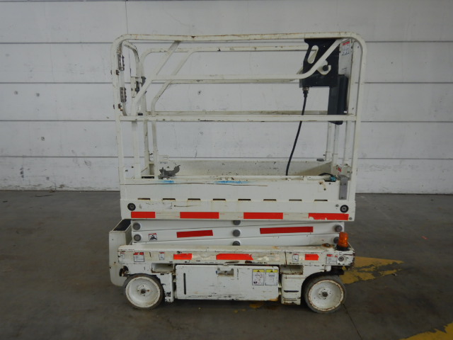 صورة ل SCISSOR LIFT 2014 هولوت OPTIMUM 8