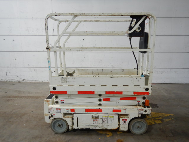 صورة ل SCISSOR LIFT 2013 هولوت OPTIMUM 8