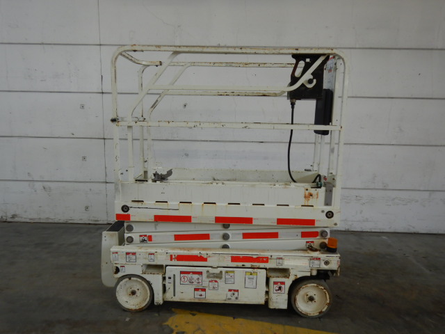 صورة ل SCISSOR LIFT 2014 هولوت OPTIMUM 8