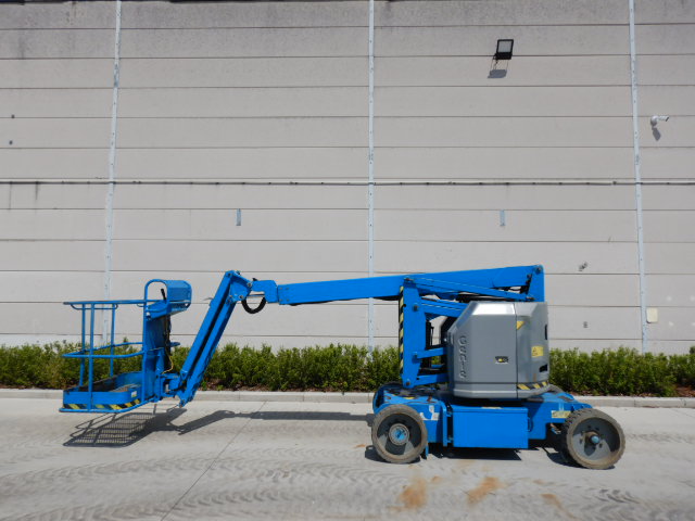 صورة ل Articulating boom 2011 جيني Z34