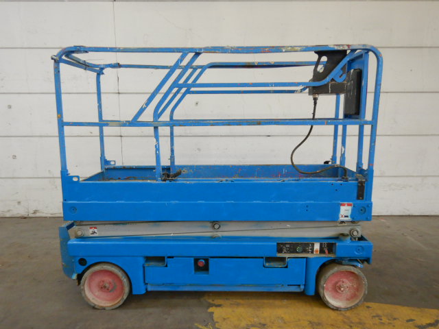 Image for SCISSOR LIFTS 2008 Haulotte COMPACT 8